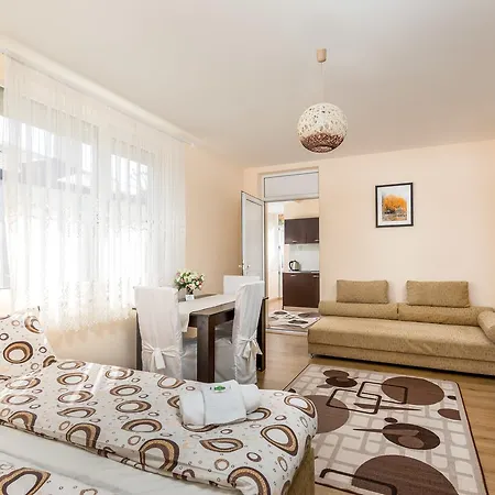 Appartement Ivadoni *