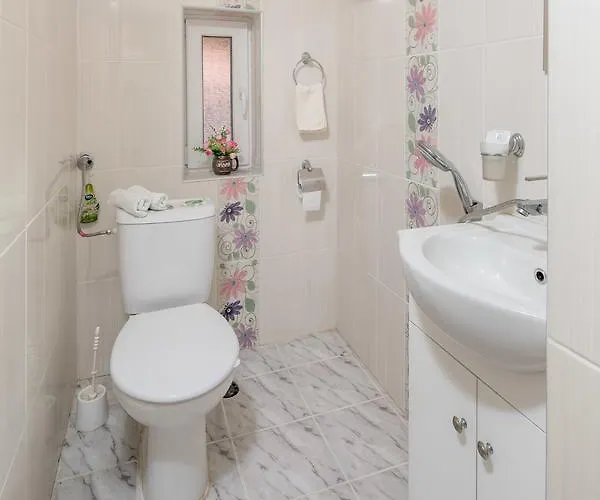 Ivadoni Appartement *